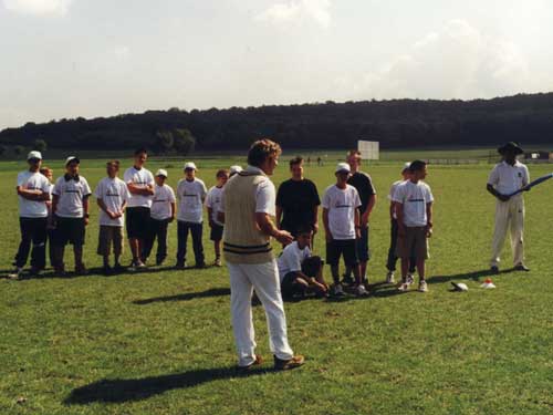 Marco Celeghin (VCC) coaching local children